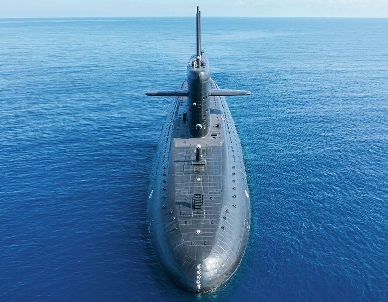 Bild 3:  Forschung, Entwicklung sowie hochentwickelte Fertigungsprozesse machen Dillinger und die Saarschmiede auch für Hersteller von Marinesystemen wie etwa U-Boote schon lange zum Partner der Wahl.  (Bild: KI-generiert von Dillinger)