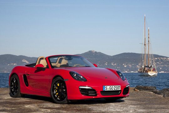 Zu Preisen ab 48.291 Euro bietet Porsche jetzt die dritte Generation des Boxster an. Das Einstiegsmodell leistet 195 kW/265 PS. (Porsche)