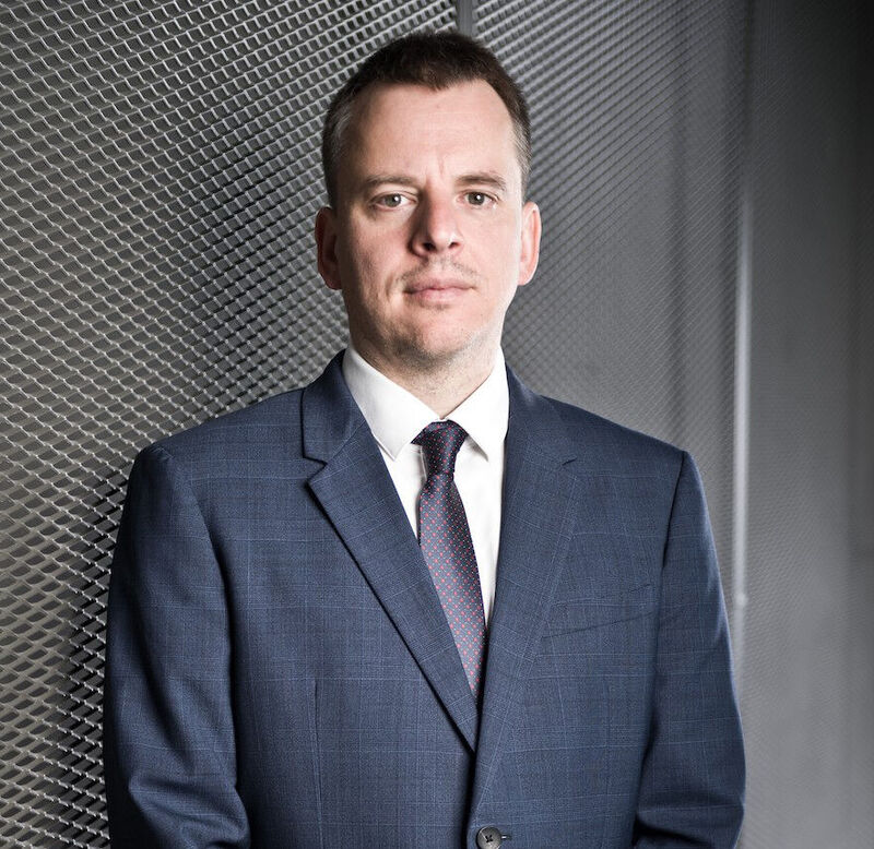 Wojciech Stramski, CEO von Beyond.pl: Das Unternehmen verfügt über Core- und Hyper-Edge-Rechenzentren mit einer Zielkapazität von 42 Megawatt. Es betreibt zwei Rechenzentren im polnischen Posen und garantiert eine Verfügbarkeit  bis zu 99,9999 Prozent. 