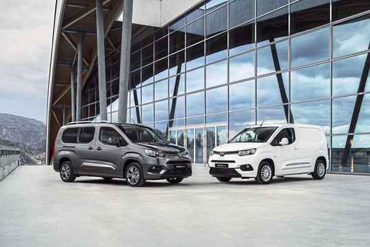 Der neue Proace City ist als Transporter und als Pkw-Variante erhältlich.(Bild:  Toyota)