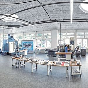 Forschen für die Praxis: Im Technologiecenter von Blaser Swisslube können Zerspanungsfachkräfte unter industriellen Bedingungen das Verhalten von Kühlschmierstoffen und das Management der Kühlschmierstoffe untersuchen. (Bild:  Blaser Swisslube)
