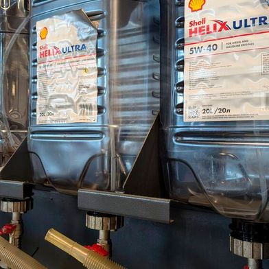 „Habe Flasche bzw. Gebinde leer!“: Eine Feststellung, die aktuell Werkstattkunden von Shell immer öfter machen dürfen. (Bild: Rosenow – VCG)