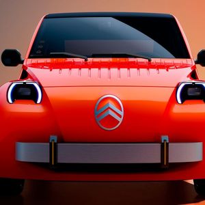 Die Front zeigt die vom Vorgänger gewohnte, stark gewölbte Motorhaube und die runden Scheinwerfer.(Bild:  Citroën)