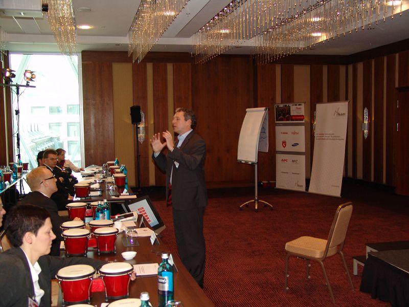 Dr. Jens Tomas gab in seinem Vortrag Tipps, wie man Kundengespräche optimal steuert. (Archiv: Vogel Business Media)