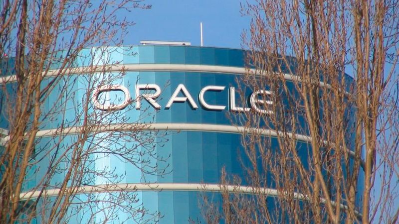 Erste Risse im KI-Ausbau: Oracle sichert sich gegen Verzögerung bei 18-Milliarden-Campus ab.(Bild:  ORACLE /Peter Kaminski / CC BY 2.0)