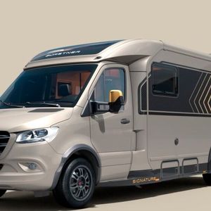 Beim Signature, der bisher nur als Fiat-Ducato-Aufbau zu haben war, kombiniert Bürstner den Mercedes-Triebkopf mit einem Alko-Tiefrahmenchassis.(Bild:  Bürstner)