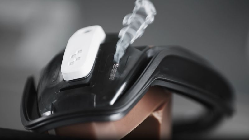 Das Unternehmen Figure hat eine Großserienfertigung für humanoide Roboter angekündigt. Im Bild: Laserbeschriftung einer Komponente.(Bild:  Figure AI; Screenshot Thomas Günnel – Vogel Communications Group)