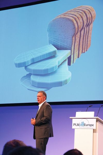 „Das nächste große Ding“ seit der Einführung von geschnittenem Brot müssten Unternehmen erfinden, fand Tony Hemmelgarn, Präsident und CEO von Siemens PLM, in seinem Vortrag. (Robert Horn)