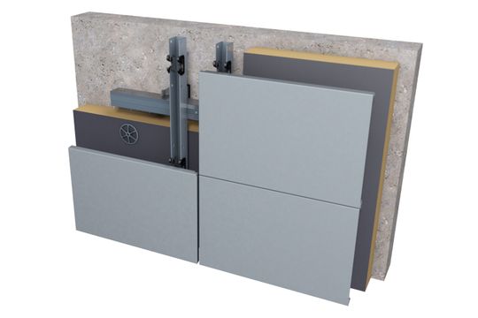 Mit dem FC Fassadensystem lässt sich einfach, sicher und schnell eine vorgehängte Fassade an einem Bestandsgebäude errichten. (Bild:  Kalzip GmbH)