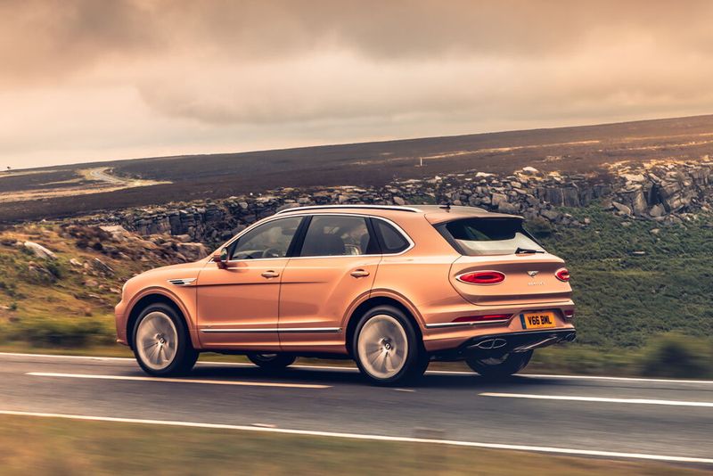 Auch das Design der Heckklappe haben die Briten modifiziert. (Bild: Bentley)
