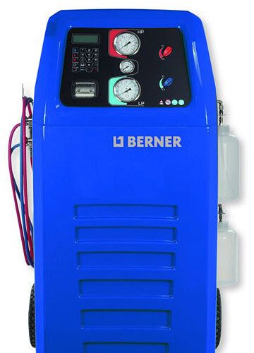 Die Klimaservicestation „Truck Tec“ verfügt über einen extra großen Kältemitteltank mit 40 Liter Inhalt sowie eine mechanische Zahnradpumpe und eine Vakuumpumpe mit höherer Leistung. (Foto: Berner)