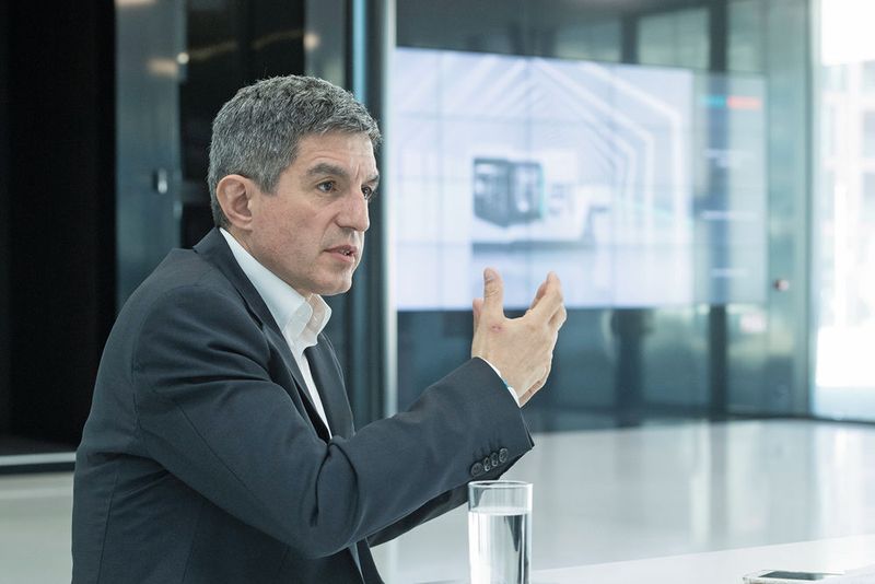 «Ein wichtiger Pfeiler der Schweiz ist das exzellente Bildungssystem. Das ist einer der Faktoren, die unsere Innovations­kraft antreiben.» Giuseppe Barile, Geschäftsführer DMG Mori Schweiz AG. (Thomas Entzeroth)