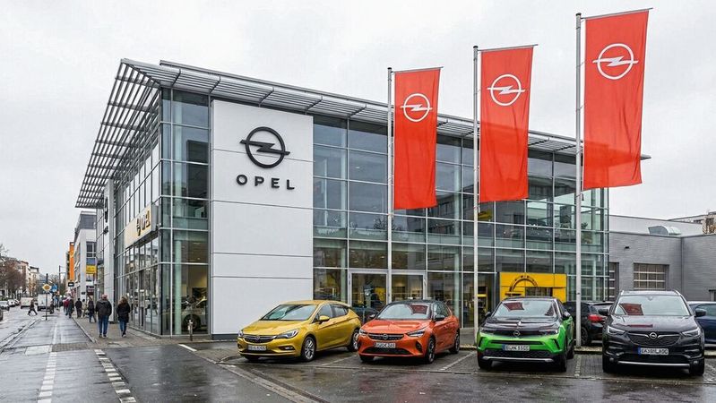 Über die aktuelle Renditesituation in den Netzen schweigt sich Rüsselsheim aus. Der Opel-Händlerverband schätzt sie als „herausfordernd“ ein – also schlecht.   (Bild:  Gemini / KI-generiert)