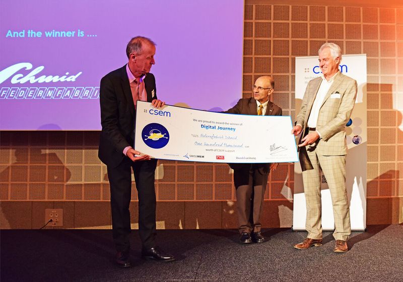 CSEM Digital Journey Gewinner Albert Enste, Federnfabrik Schmid, Georges Kotrotsios, CSEM und Roland Luthier, EPFL (v.l.) (Patrick Di Lenardo)