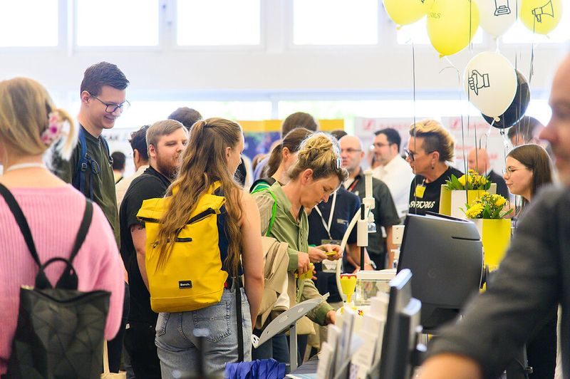 ... alles kann ausgiebig und in Ruhe begutachtet ...    Mehr Infos zu den kommenden LAB-SUPPLY-Messen finden Sie auf www.lab-supply.info (Bild: Stefan Stark)