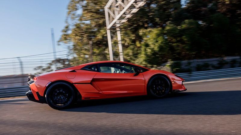 Mit 4,71 Meter ist der Temerario etwa 20 Zentimeter kürzer als der große Bruder Revuelto. (Bild: Lamborghini)