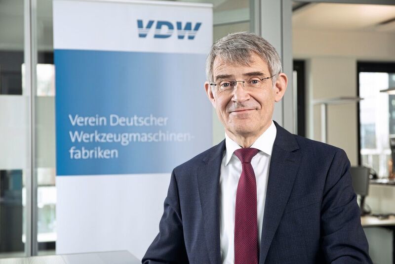 Franz-Xaver Bernhard, Vorsitzender des VDW (Verein Deutscher Werkzeugmaschinenfabriken), Frankfurt am Main: «Die Studie zeigt, dass die Energiewirtschaft mit ihrem signifikanten Wachstum bis 2040 Potenzial für die Hersteller bietet.» (VDW)