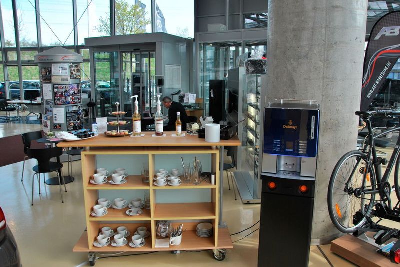 Auch für die leibliche Versorgung der Kunden ist gesorgt. (v. Maltzan)