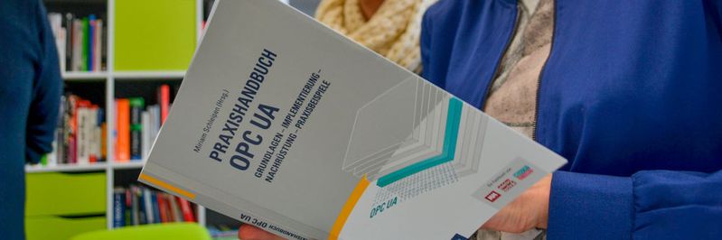 Neben der umfassenden Vorstellung der Spezifikation bietet das "Praxishandbuch OPC UA" einen praxistauglichen Leitfaden für die Implementierung des Standards.(Bild:  VBM)