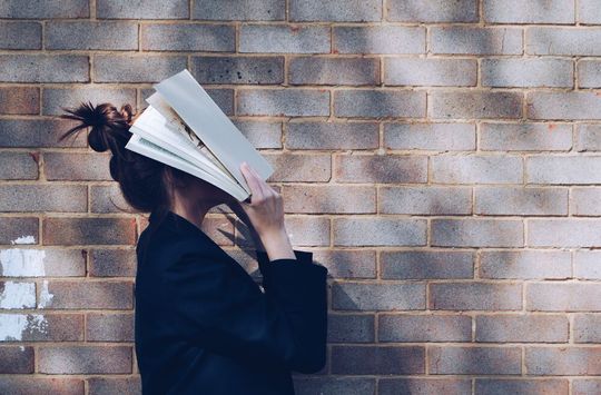 Um den Mangel an Fachkräften frühzeitig zu begegnen, sollten Unternehmen die Nachwuchsförderung schon in den Schulen beginnen. Um den Mangel an Fachkräften frühzeitig zu begegnen, sollten Unternehmen die Nachwuchsförderung schon in den Schulen beginnen.