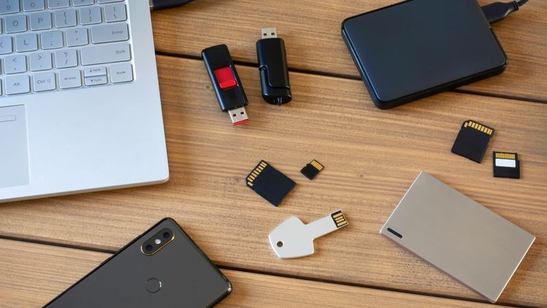 Die neuen microSDs von Kioxia, Exceria Plus G3 und Exceria G3, zeichnen sich durch hohe Lese- und Schreibgeschwindigkeiten aus. Mit den richtigen Kniffen können sie wunderbar für 4K-Videos, Action-Cams und Smartphones eingesetzt werden.(Bild: ©  Evelien - stock.adobe.com)