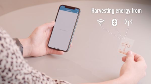 Multitalent: Das Sensor-Tag gewinnt Energie aus Funkquellen wie Bluetooth, WLAN oder Mobilfunk. (Bild: Wiliot)