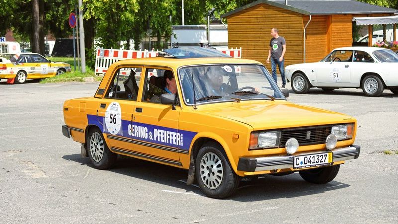 Mit am Start: ein Lada 2105, Bj. 1982. (Bild: Zietz/»kfz-betrieb«)