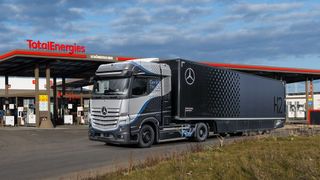 80 Prozent der befragten Logistikunternehmen wollen künftig Wasserstoff-Lastwagen in ihren Fuhrpark aufnehmen. (Bild: Daimler Truck AG)