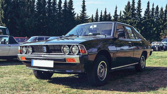 Der Galant war das erste nach Deutschland importierte Mitsubishi-Modell.(Bild:  Mitsubishi Galant (1976–1980) /Janis Bauer / CC BY-SA 4.0)
