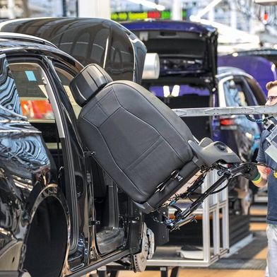 Die Stimmung in der Automobilbranche ist derzeit schlecht, könnte sich perspektivisch aber bessern. (Bild: Volkswagen)