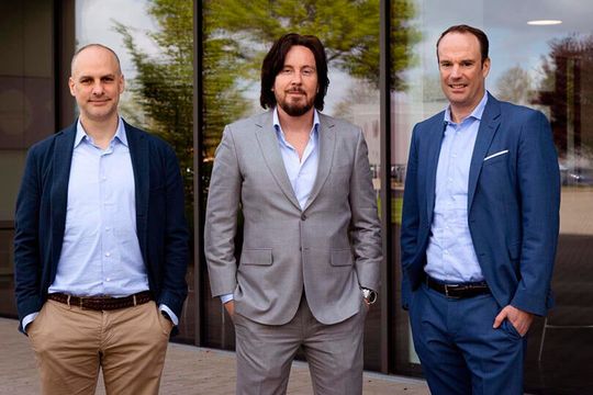 Die Führungsriege der Neugründung Retail.ai (v.l.): Co-Founder Prof. Dr. Christian Au (Factory & Labs), Co-Founder Prof. Dr. Peter Gentsch (Academy & Alliance) und Mark Michaelis (GF).(Bild:  Retail.ai)