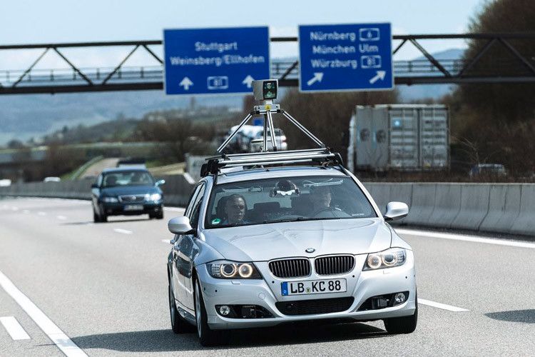 Bosch – nicht ganz Autohersteller, aber zumindest einer der wichtigsten Zulieferer – zeigt seine Vision des autonomen Fahrens. (Foto: Bosch)
