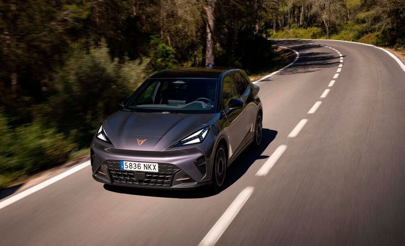 The raised seating position improves visibility in city traffic (Image:Cupra via Authors' Union Mobility)