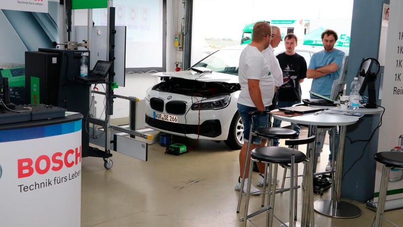 Bosch gewährte Einblicke in die Kalibrierung von Fahrerassistenzsystemen. (Bild: Klasing)