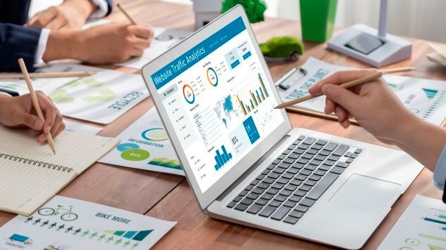 Verantwortung statt Blindflug. Wer Zuständigkeiten klärt, sichert Sicherheit, Compliance und Performance – und gewinnt Sichtbarkeit. Professionelle Administration kann aus Websites belastbare, wachstumsfähige Infrastrukturen machen.(Bild: ©  InfiniteFlow - stock.adobe.com)