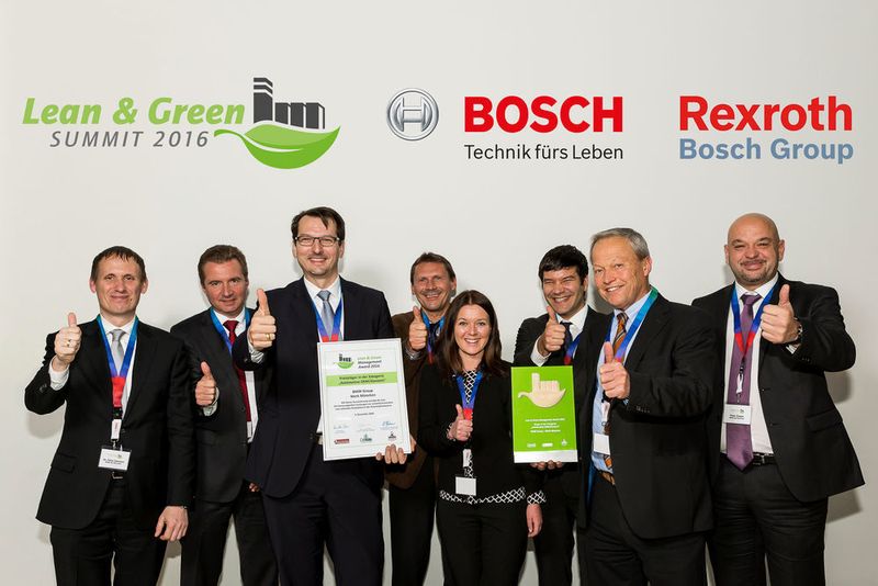 BMW-Werk München, Kategorie Automotive OEM/Konzern: Werkleiter Dr. Milan Nedeljkovic (3. v. li.) nahm die Auszeichnung persönlich entgegen. (Stefan Bausewein)
