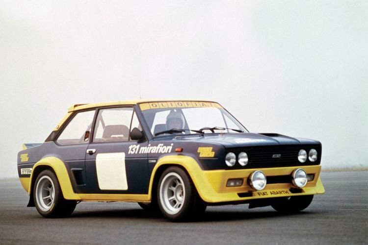 Den Fiat 131 baute der Konzern von 1974 bis 1984. In geringer Stückzahl gelangte er auch in die DDR. Erfolgreich war der 131 im Rallyesport: In den Jahren 1977, 1978 und 1980 gewann er die Markenweltmeisterschaft. 1980 wurde Walter Röhrl mit dem 131 das erste Mal Rallyeweltmeister.  (Fiat)