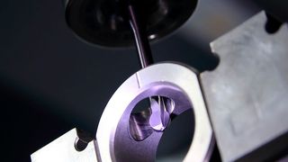 Der Xebec Back-Burr Cutter ist eine innovative Bohrungsentgratlösung, die seit Produkteinführung mehrfach weiterentwickelt wurde.  (Kempf Tools)