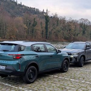 Der neue Frontera passt mit 4,38 Metern noch in die Kompaktklasse. Mit seinen überschaubaren Abmessungen und der besseren Handlichkeit ist er für den Stadtverkehr die bessere Wahl.(Bild:  Rosenow – VCG)