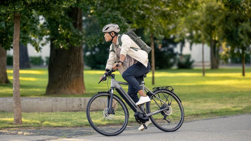 Zu Jahresbeginn 2021 standen 20 Prozent mehr E-Bikes in den privaten Haushalten als ein Jahr zuvor.