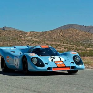 Zugegeben: eine Rennsportikone wie diese 917/015 bekommt entlang einer Straße nicht zu sehen. Doch vielleicht auf der einen oder anderen historischen Rennsportveranstaltung.(Foto:  Porsche)