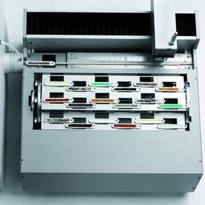 Abb.2: Der Feststoffprobengeber FPG 48 ist für die die automatisierte TOC-Analyse in Feststoffen von bis zu 48 Proben geeignet.