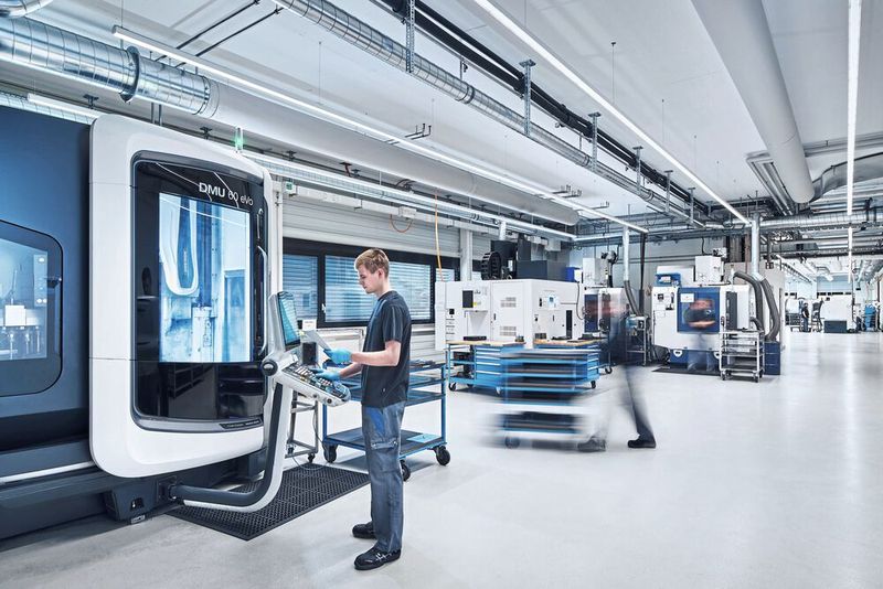 Blick in die Hartmetall-Herstellung bei Extramet in Plaffeien. (Bild: Cemecon)