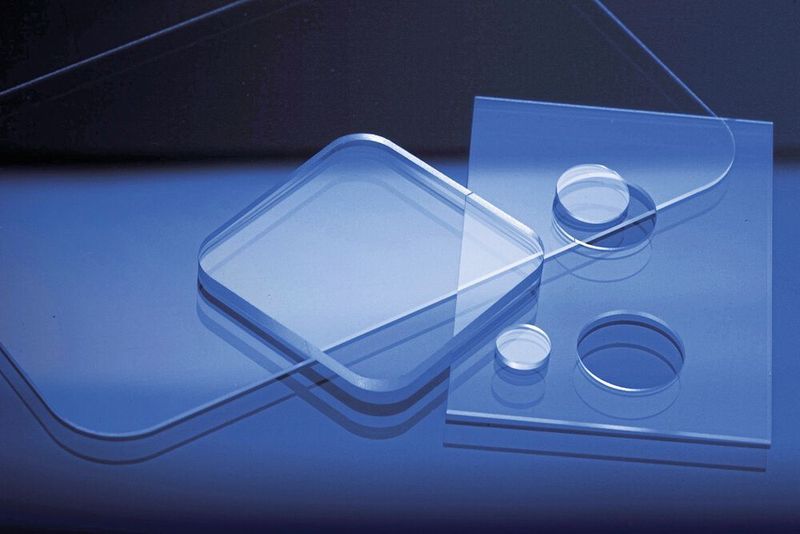 Beim Verfahren Smart Cleave wird die Strahlquelle räumlich so genau und begrenzt eingesetzt, dass das umgebende Glas nicht erwärmt und thermisch geschädigt wird. (Coherent)