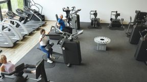 In Fitnessstudios setzen Nutzer die Q+ Geräte von Milon für gezieltes Krafttraining ein.  (Bild: Stöber Antriebstechnik)
