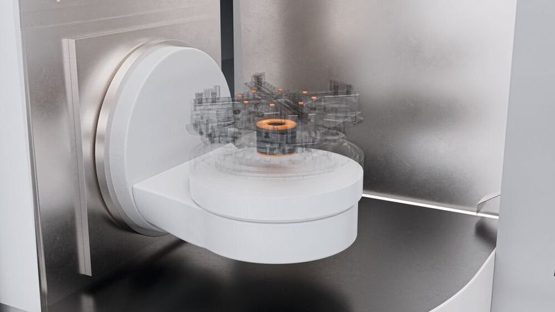 Induktive Koppelsysteme, wie hier das scheibenförmige F 100, übertragen Energie und Signale kontaktlos. Damit machen sie alle Bewegungen in der Werkstückbearbeitung mit – auch eine endlose Rotation in beide Richtungen (Bild: SMW-Autoblok / SMW-electronics)