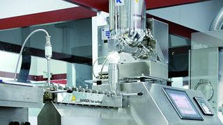 In der Laboranlage werden Machbarkeitsstudien durchgeführt, aber auch kleinere Mengen für klinische Versuche hergestellt. (Archiv: Vogel Business Media)