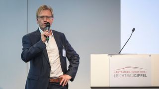 Claus-Peter Köth (Stefan Bausewein)