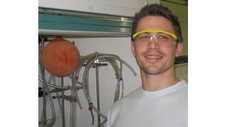 Thomas Magauer hat ein neues Antibiotikum synthetisiert, das sich gegen resistente Keime einsetzen lässt.  (Bild: privat)