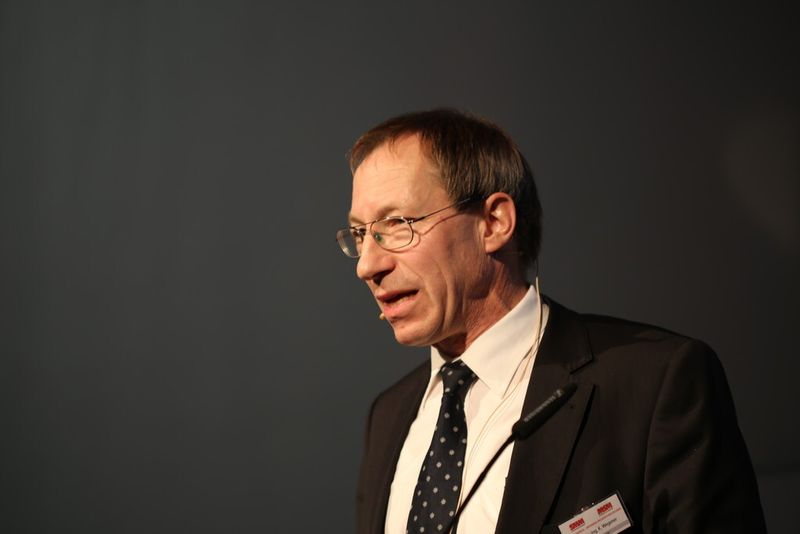 Prof. Dr.-Ing. Konrad Wegener von der ETH Zürich verstand es einen Überblick über die Forschungstrends in der Fertigungstechnik zu geben. (Bild: Matthias Böhm)